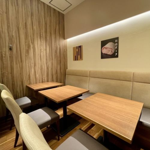 The interior of the restaurant was designed to make everyone feel relaxed in a Japanese-style space, perfect for everyday use, dates, or a leisurely meal with friends or loved ones.We look forward to seeing you in person.
