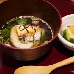 焼きおにぎり茶漬け