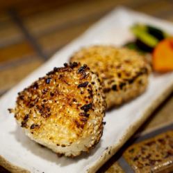 焼きおにぎり二個