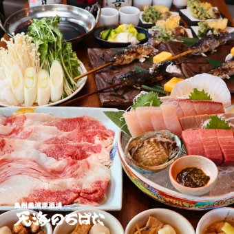 3月1日起：【极致套餐】包含鲍鱼刺身拼盘、烤炭角鱼，以及自选火锅。原价8000日元，现价7000日元！包含12种清酒。