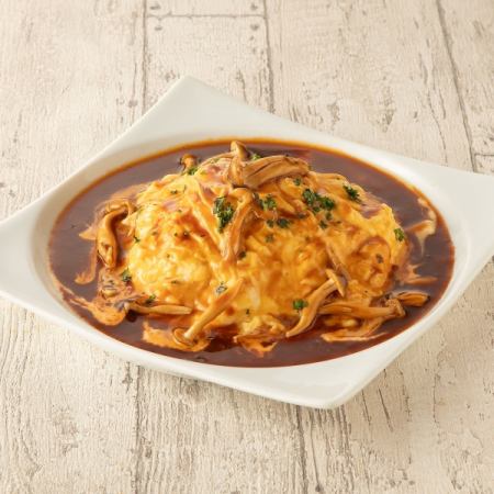 とろとろ玉子のガーリックオムライス デミグラスソース