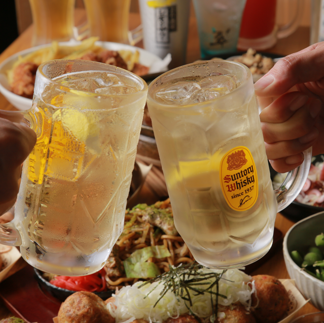 昼から営業♪充実したつまみとともに昼飲みが進みます!