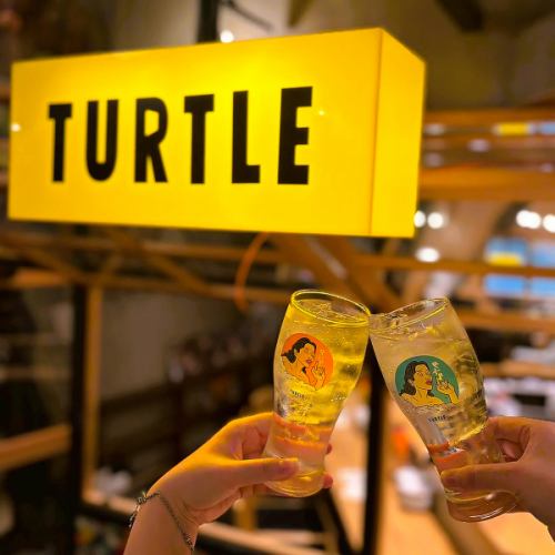 【個性派揃いのメニュー×タートルオリジナル焼酎】お酒が止まらなくなること間違いなし！