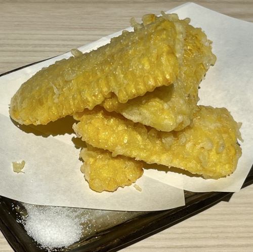 甘さ引き立つとうもろこしの天ぷら