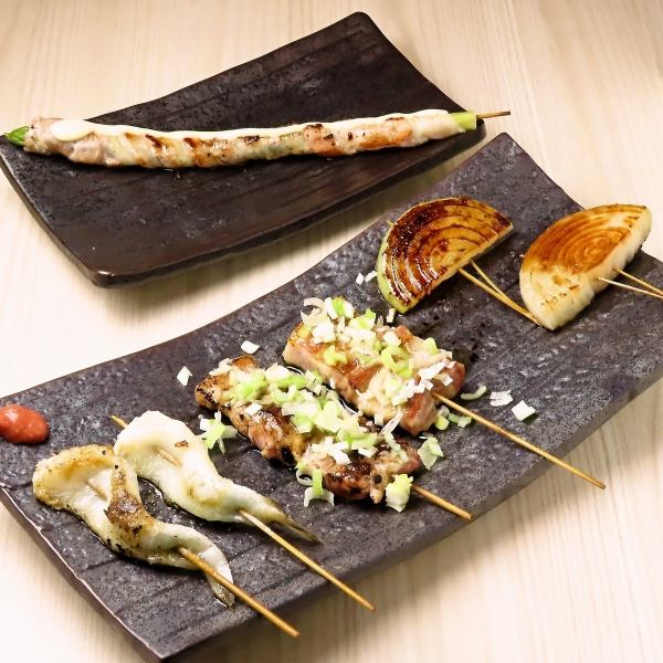 熱々の鉄板で焼かれる串料理に舌鼓を打つ！当店自慢のこだわりの串料理と旬の逸品料理をご堪能ください。