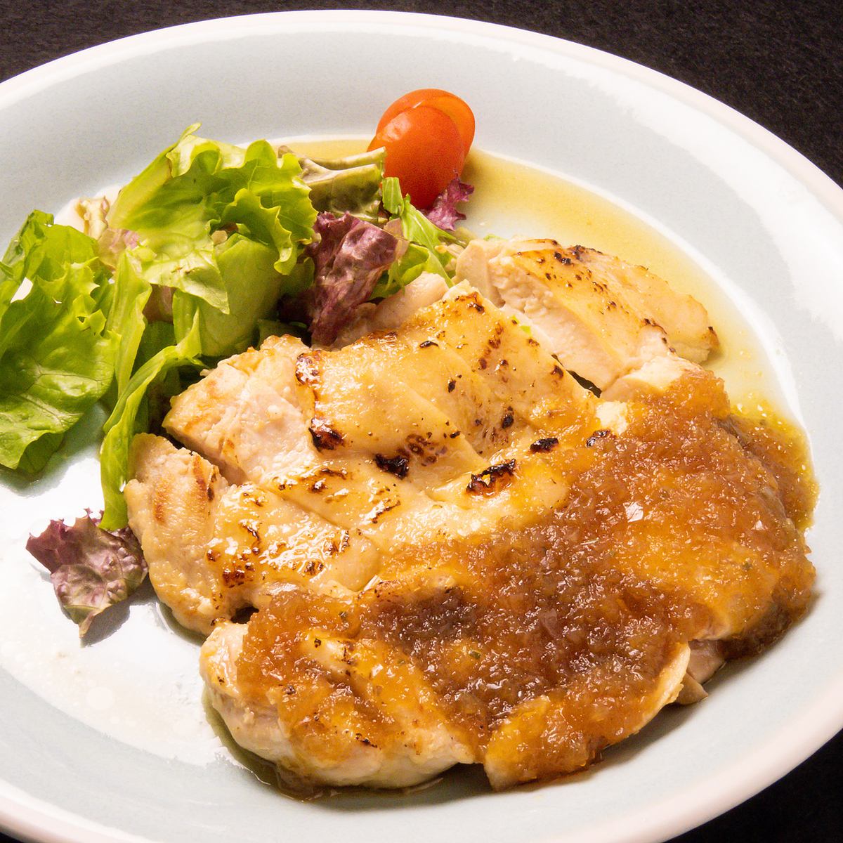 《必食！》肉厚ジューシーな「錦爽鶏」のチキンステーキは絶品◎