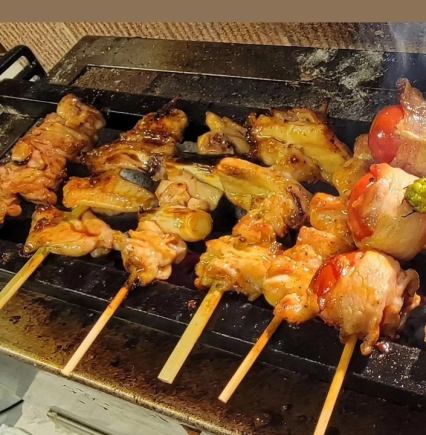 [All-you-can-eat skewers course] 10 skewers of your choice + the day's special dish with 2 hours of all-you-can-drink course for 5,000 yen (tax included)