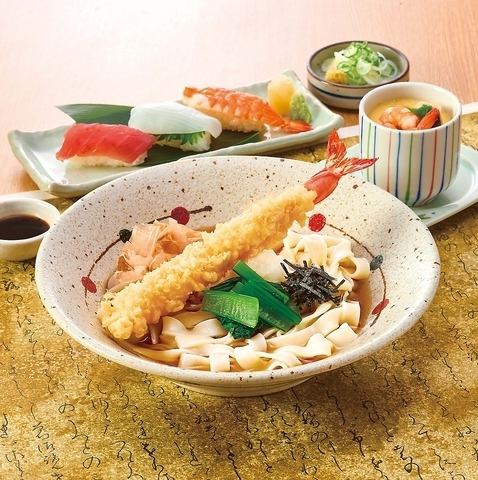Large shrimp tempura with grated daikon radish and sushi set