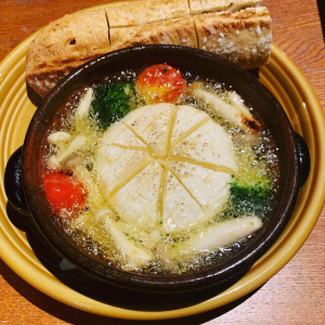 통째로 카망베르 치즈의 아히조