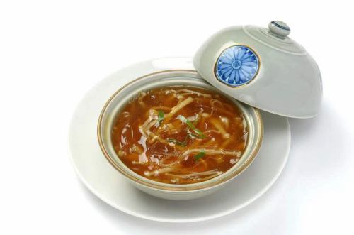 鱼翅汤 / 蛤蜊豆腐清汤 / 每份