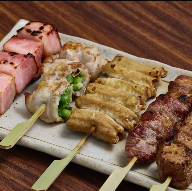 提供多种精心挑选的餐点。