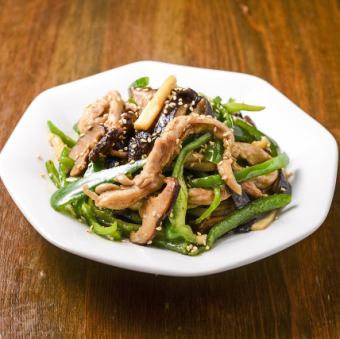 Beef tenderloin with green peppers