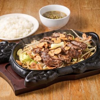 Rice and oxtail soup set (large rice +100 yen)