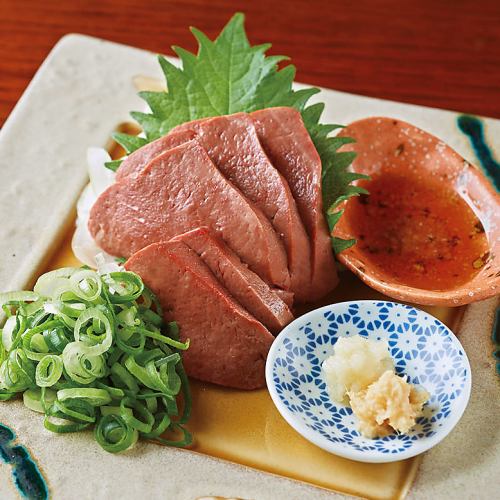 Low-temperature cooking Japanese black beef "extreme" liver sashimi