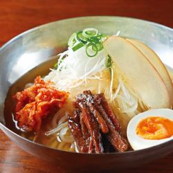 Cold noodles with green onions