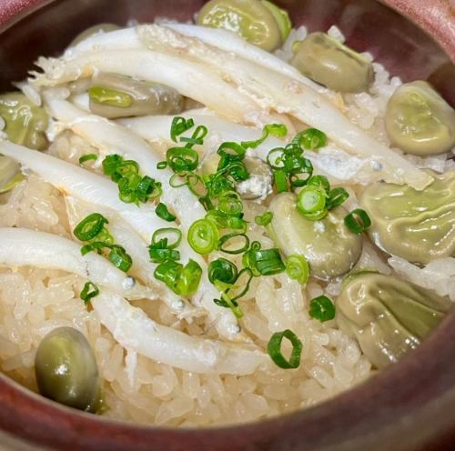 季節に合わせた旬の食材を取り揃えた本格和食