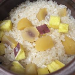 季節の炊き込みご飯（1合）