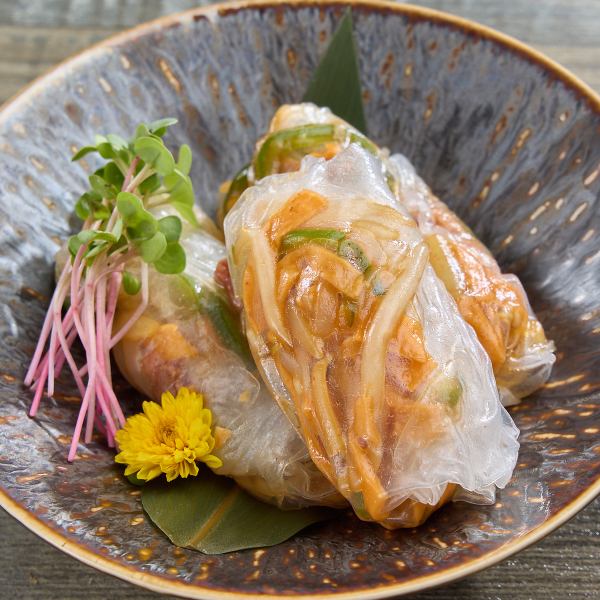 【名物！牛タンの生春巻き】 780円(税込)