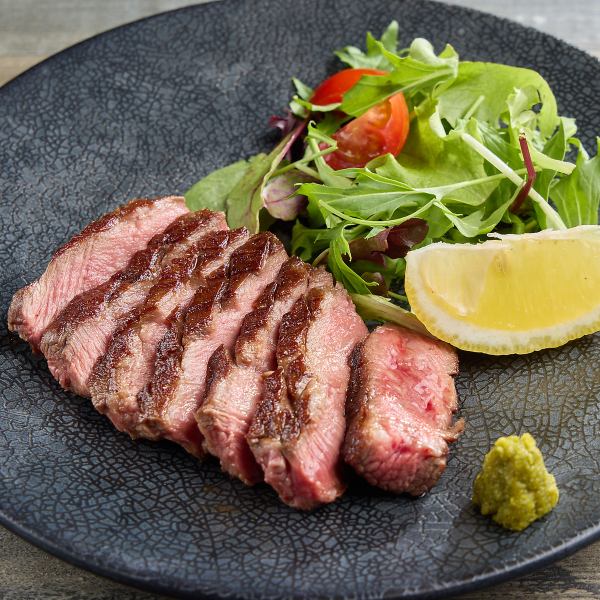 【厚切り牛タンステーキ】 1,600円(税込)