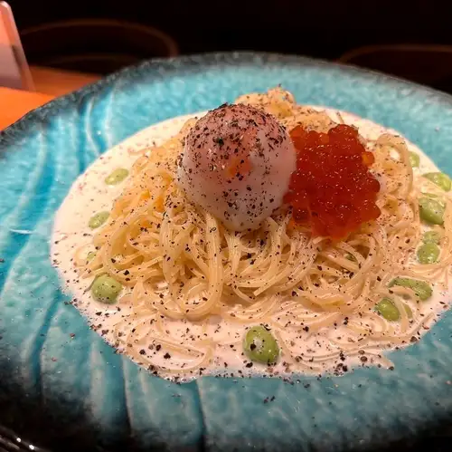 Cold cream pasta with crab, salmon roe, and edamame