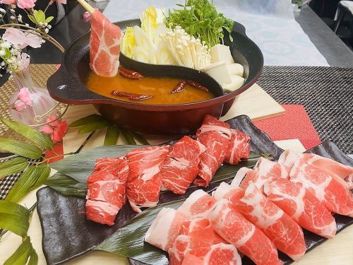 Authentic two-layer hot pot course is also very popular