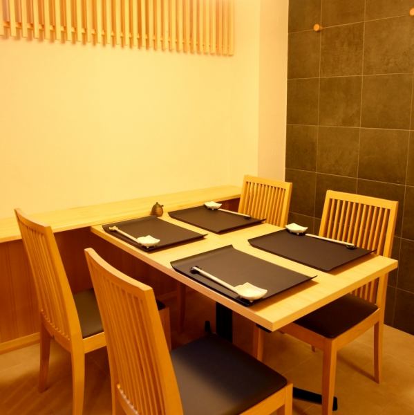 5 minutes walk from the station.Tempura / Cooking restaurant [Tenku].You can spend a luxurious time in the store full of warmth of wood.Please enjoy a blissful time full of private feeling. ..