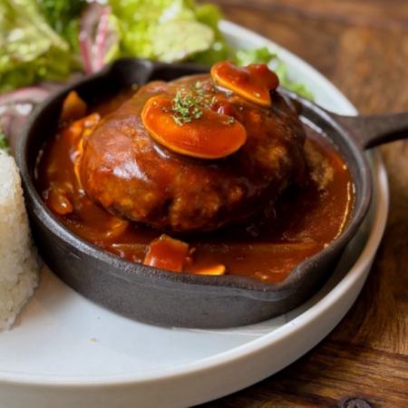 [Lunch course] Hamburg steak, salad, welcome drink and dessert included 3,800 yen (tax included)