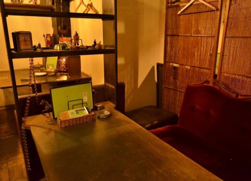 こだわりの家具がおしゃれ。ノスタルジックなカフェ