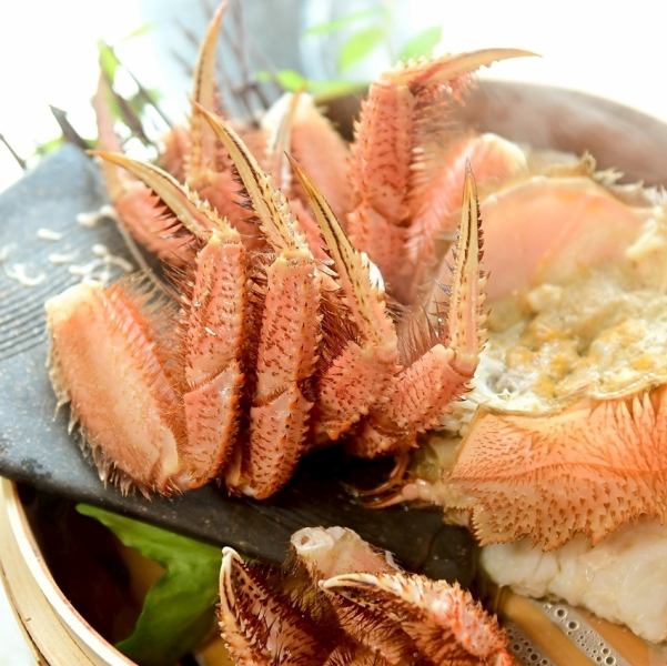◆当店を代表する人気メニュー◆毛ガニは老舗水産会社直営だから提供できる鮮度の良さ7000円（税込）～