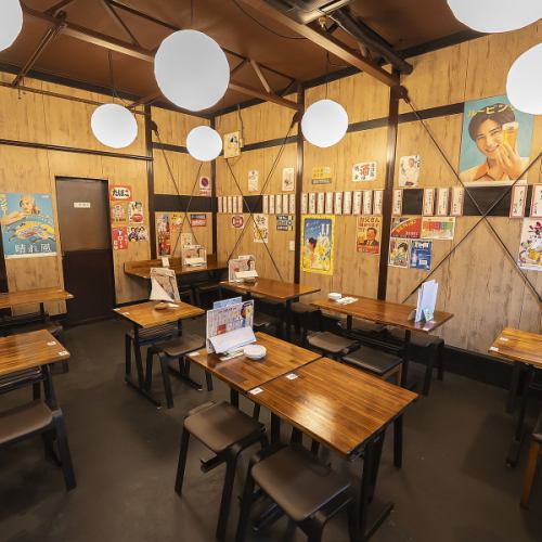 昭和レトロな雰囲気の店内