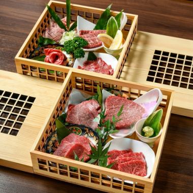 【2日前までに要予約】松阪牛・黒毛和牛『至高の煌めき 木箱2段盛り』※肉の盛り合わせのみ