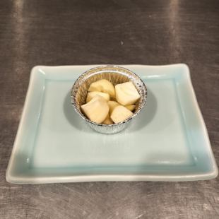 Garlic sautéed in oil