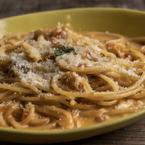 【パスタ】キノコのミートクリームパスタ