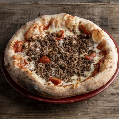 Spicy mince pizza