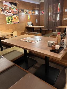 We also recommend having a relaxing banquet at the kotatsu seats!