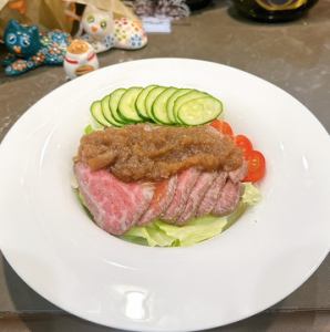 ローストビーフとサラダ