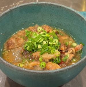 すじこん