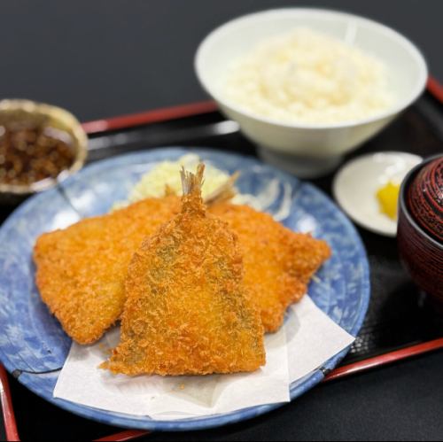大人気アジフライ定食!