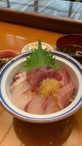 海鮮丼定食