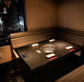 Enjoying yakiniku in a restaurant with a clean and calm design, it is perfect for any occasion, such as a date, a dinner, or a gathering with friends.Please spend a wonderful time at the "Yakiniku dressing room" where you can enjoy delicious meat.