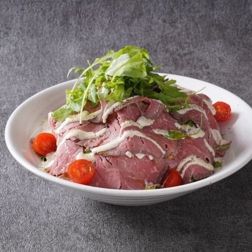 Angus roast beef salad