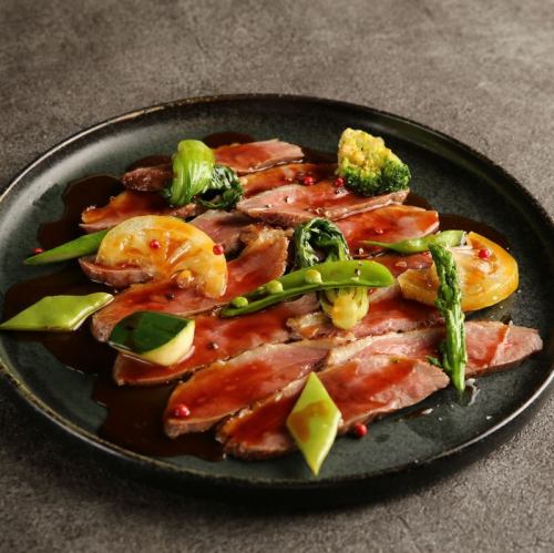 マグレ鴨胸肉のロースト ～爽やかなリモンチェッロソース～