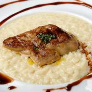 Foie gras risotto with black truffle sauce