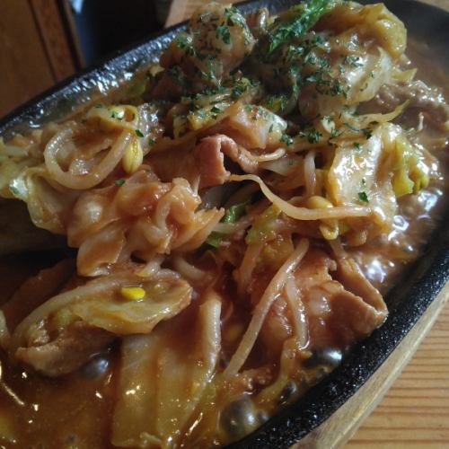 Spicy miso garlic teppanyaki horumon