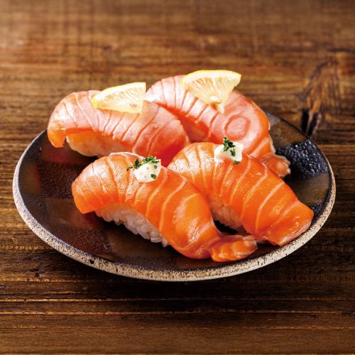 4块鲑鱼