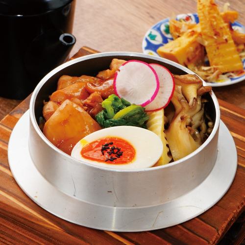 炊き立て「釜飯し」はボリューム抜群。一度ご賞味あれ！