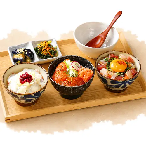 三文鱼、月见肉汁和泰式三拼饭碗