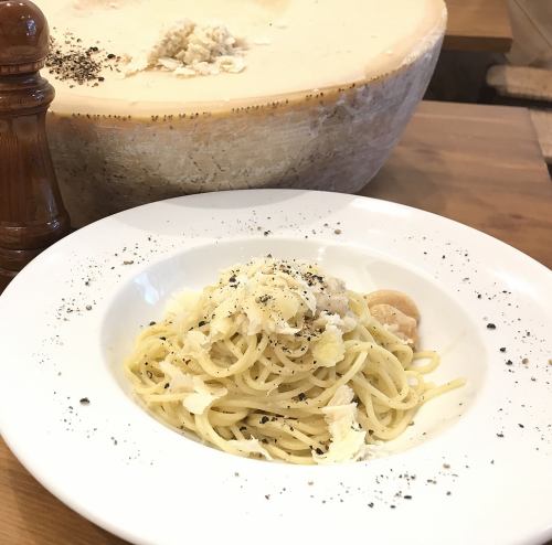 Rome's Three Major Pasta Cacio e Pepe Chitarra Finished with Whole Cheese