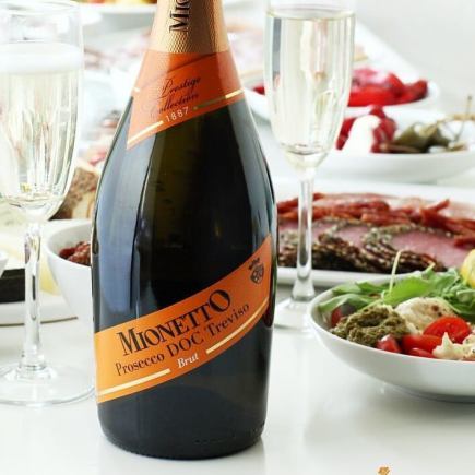 【TRATTORIA Timo × Mionetto 冬季限定 5,000 日元套餐】包含 2 小时畅饮