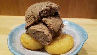 Chewy potatoes with ice cream